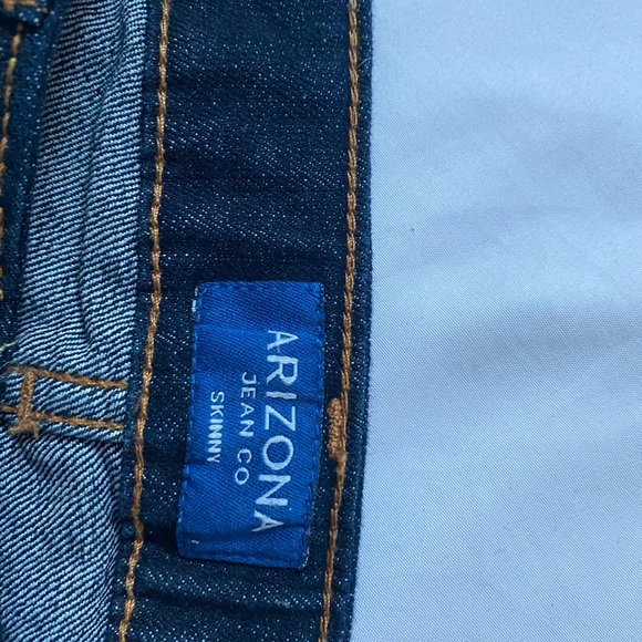 Jeans - Picture 1 of 2